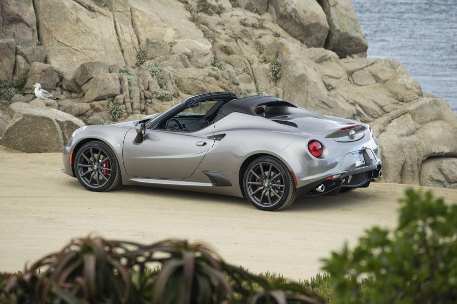  Alfa Romeo 4C Spider (960) 2015 года  (NA) (фото 32 из 40)